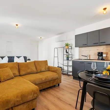 03 - Einzimmerapartment Klimatisiert * Friedrichshafen